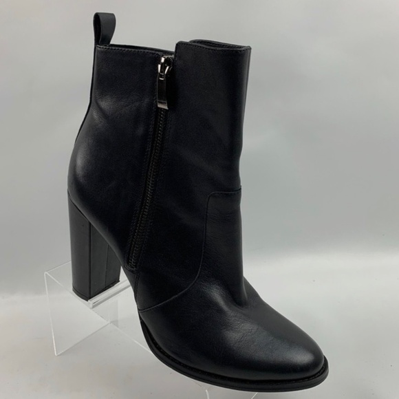Steve Madden Roooler Booties - Picture 4 of 10